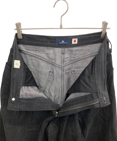 LEVI'S（リーバイス）LEVI'S (リーバイス) ワイドプリーツ CROP ジーンズ ブラック サイズ:W31L28の古着・服飾アイテム