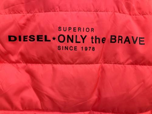 DIESEL（ディーゼル）DIESEL (ディーゼル) DI3S3L78 中綿ベスト ピンク サイズ:SIZE Sの古着・服飾アイテム