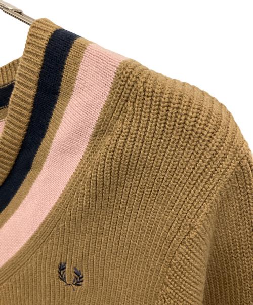 FRED PERRY（フレッドペリー）FRED PERRY (フレッドペリー) 厚手ニット ベージュ サイズ:SIZE Mの古着・服飾アイテム