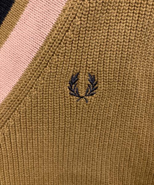 FRED PERRY（フレッドペリー）FRED PERRY (フレッドペリー) 厚手ニット ベージュ サイズ:SIZE Mの古着・服飾アイテム