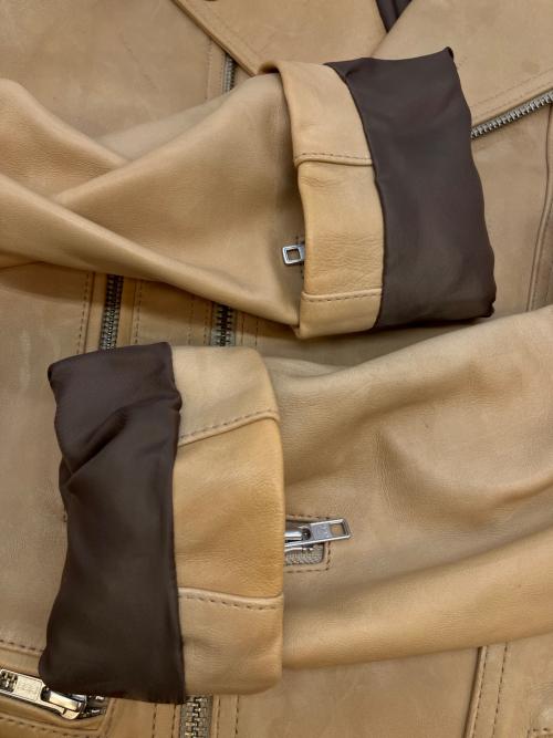 AMERICAN RAG CIE（アメリカンラグシー）AMERICAN RAG CIE (アメリカンラグシー) ダブルライダースジャケット ベージュ サイズ:SIZE 1の古着・服飾アイテム