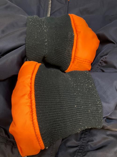 ALPHA INDUSTRIES（アルファインダストリーズ）ALPHA INDUSTRIES (アルファインダストリーズ) MA-1 フライトジャケット ネイビー サイズ:SIZE Mの古着・服飾アイテム