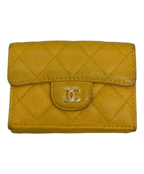 CHANEL（シャネル）CHANEL (シャネル) スモールフラップウォレット マトラッセ キャビアスキン 3つ折り財布 イエローの古着・服飾アイテム