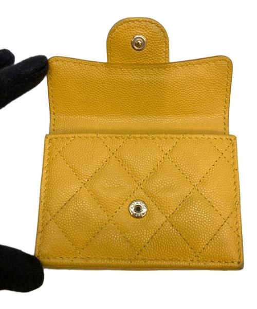CHANEL（シャネル）CHANEL (シャネル) スモールフラップウォレット マトラッセ キャビアスキン 3つ折り財布 イエローの古着・服飾アイテム