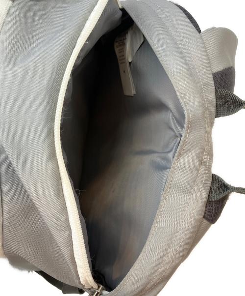 Patagonia（パタゴニア）Patagonia (パタゴニア) Refugio Pack 28L グレーの古着・服飾アイテム