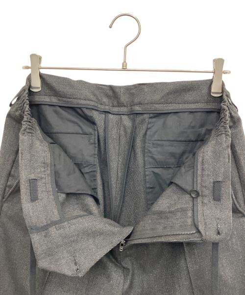AOURE（アウール）AOURE (アウール) マルペンサ スラックスパンツ グレー サイズ:SIZE XLの古着・服飾アイテム