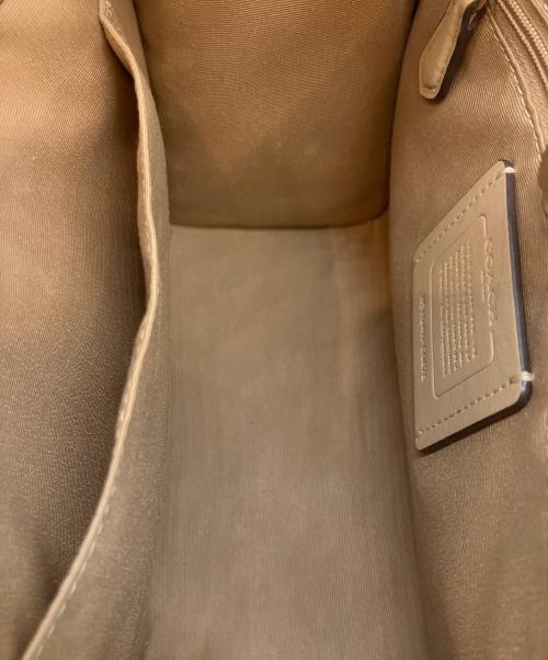 COACH（コーチ）COACH (コーチ) Dempsey Tote 22 ベージュの古着・服飾アイテム