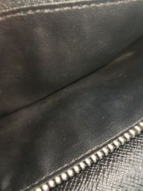 LOUIS VUITTON（ルイ ヴィトン）LOUIS VUITTON (ルイ ヴィトン) 長財布 ブラックの古着・服飾アイテム