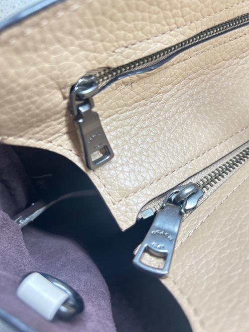 COACH（コーチ）COACH (コーチ) 2WAYトートバッグ ベージュ×ホワイトの古着・服飾アイテム