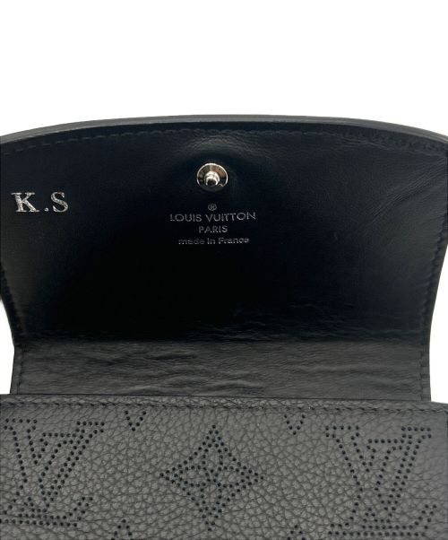 LOUIS VUITTON（ルイ ヴィトン）LOUIS VUITTON (ルイ ヴィトン) 2つ折り財布 / マヒナ ポルトフォイユ・イリス コンパクト ブラックの古着・服飾アイテム