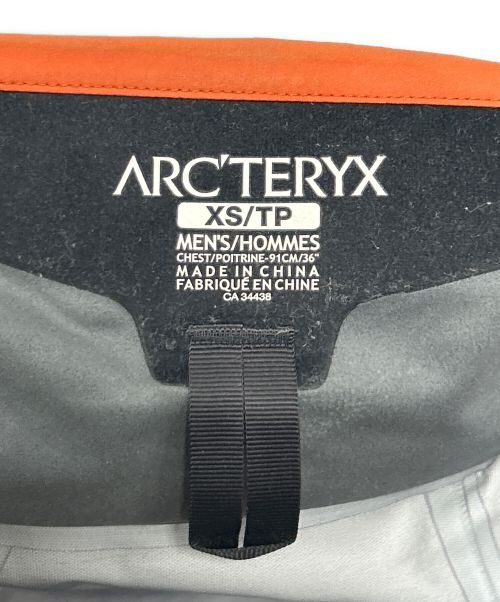 ARC'TERYX（アークテリクス）ARC'TERYX (アークテリクス) マウンテンパーカー オレンジ サイズ:XSの古着・服飾アイテム