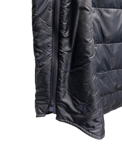 Descente ALLTERRAIN×JARNAL STANDARD（デサントオルテライン×ジャーナルスタンダード）Descente ALLTERRAIN×JARNAL STANDARD (デサントオルテライン×ジャーナルスタンダード) ダウンシャツ ネイビー サイズ:Mの古着・服飾アイテム