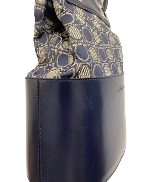 Salvatore Ferragamo（サルヴァトーレ フェラガモ）Salvatore Ferragamo (サルヴァトーレ フェラガモ) ショルダーバッグ ネイビーの古着・服飾アイテム