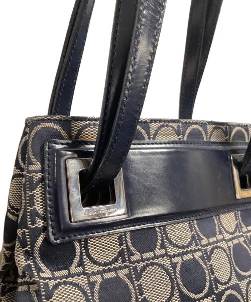 Salvatore Ferragamo（サルヴァトーレ フェラガモ）Salvatore Ferragamo (サルヴァトーレ フェラガモ) ショルダーバッグ ネイビーの古着・服飾アイテム