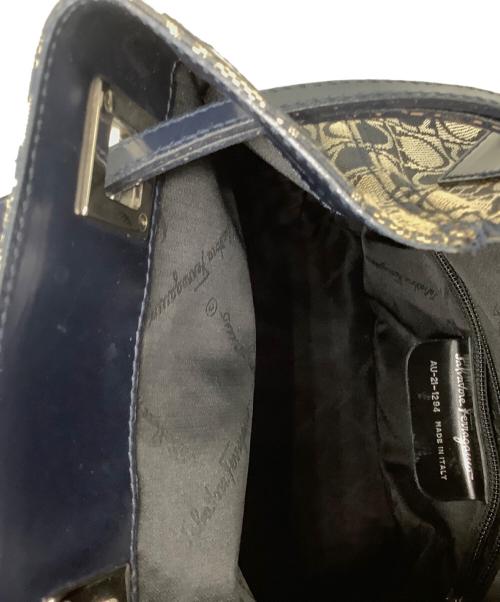 Salvatore Ferragamo（サルヴァトーレ フェラガモ）Salvatore Ferragamo (サルヴァトーレ フェラガモ) ショルダーバッグ ネイビーの古着・服飾アイテム