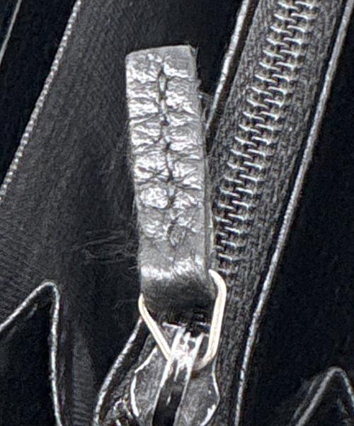 GUCCI（グッチ）GUCCI (グッチ) ラウンドファスナー財布 ブラックの古着・服飾アイテム