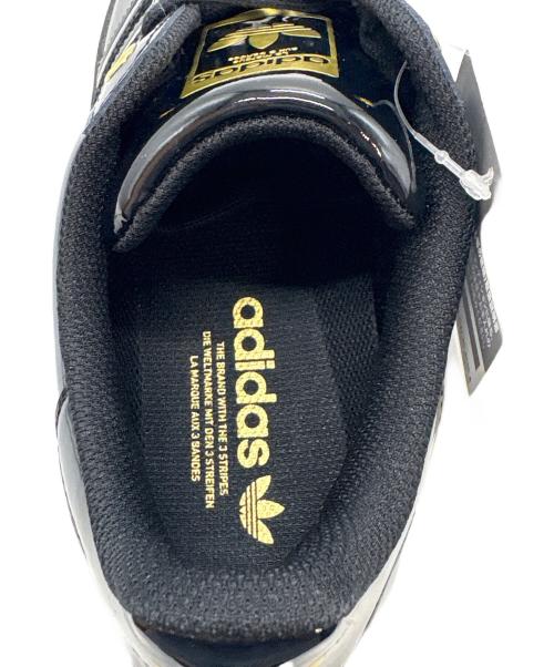adidas（アディダス）adidas (アディダス) スニーカー / SUPER STAR METAL TOE W(スーパースター メタル トゥ) ブラック×ゴールド サイズ:US 10の古着・服飾アイテム