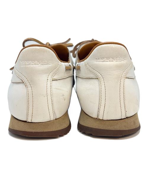 HERMES（エルメス）HERMES (エルメス) デッキシューズ ホワイト×ブラウン サイズ:41の古着・服飾アイテム