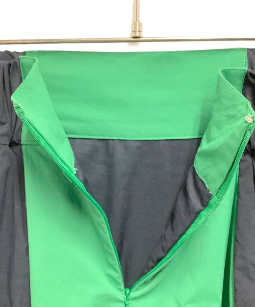 HeRIN.CYE（ヘリンドットサイ）HeRIN.CYE (ヘリンドットサイ) ナイロンスカート/HeRIN.CYE カーキ×ブラック サイズ:FREEの古着・服飾アイテム