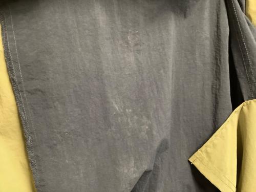 HeRIN.CYE（ヘリンドットサイ）HeRIN.CYE (ヘリンドットサイ) ナイロンスカート/HeRIN.CYE カーキ×ブラック サイズ:FREEの古着・服飾アイテム