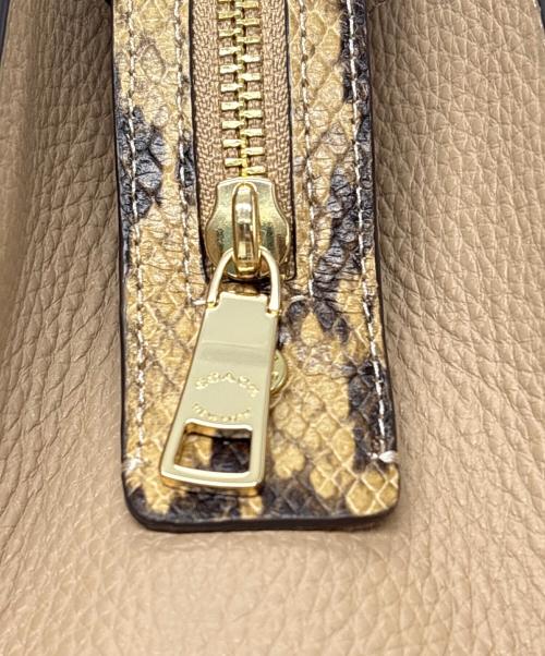 COACH（コーチ）COACH (コーチ) 2WAYショルダーバッグ / グレース キャリーオール ブラウン×ホワイトの古着・服飾アイテム