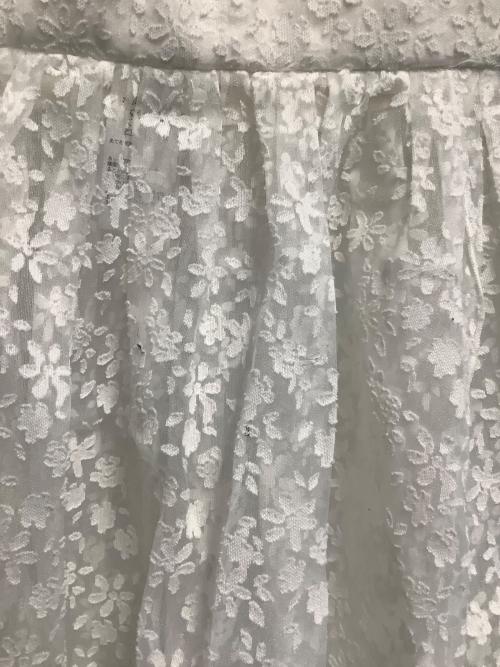 BLAMINK（ブラミンク）BLAMINK (ブラミンク) フラワープリントギャザースカート ホワイト サイズ:SIZE 36の古着・服飾アイテム