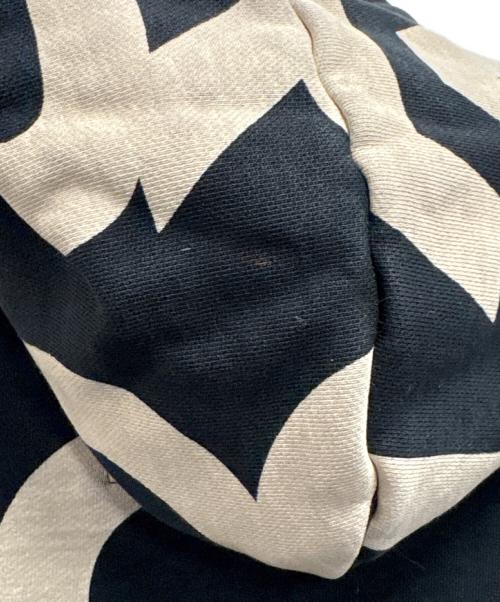 MARC JACOBS（マークジェイコブス）MARC JACOBS (マークジェイコブズ) プルオーバーパーカー ブラック×ベージュ サイズ:XSの古着・服飾アイテム