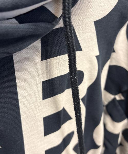 MARC JACOBS（マークジェイコブス）MARC JACOBS (マークジェイコブズ) プルオーバーパーカー ブラック×ベージュ サイズ:XSの古着・服飾アイテム