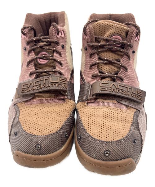 NIKE（ナイキ）NIKE (ナイキ) スニーカー ブラウン サイズ:US 9.5の古着・服飾アイテム