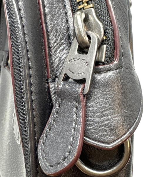 COACH（コーチ）COACH (コーチ) ボディーバッグ ブラックの古着・服飾アイテム