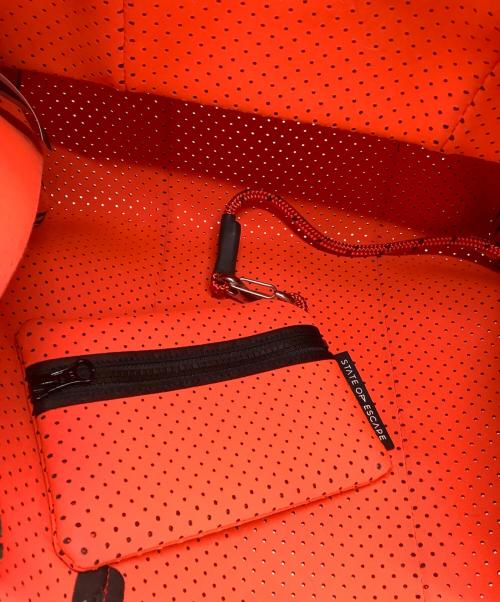 STATE OF ESCAPE（ステイトオブエスケープ）STATE OF ESCAPE (ステイトオブエスケープ) トートバッグ レッドの古着・服飾アイテム