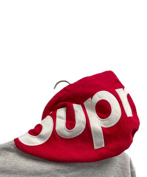 SUPREME（シュプリーム）SUPREME (シュプリーム) プルオーバーパーカー レッド×グレー サイズ:Mの古着・服飾アイテム