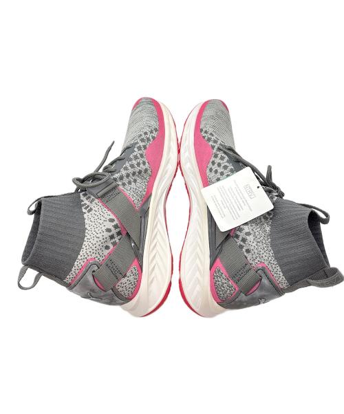 PUMA（プーマ）PUMA (プーマ) STAPLEIgniteLimitless ハイカットスニーカー / IGNITE EVO KNIT グレー×ピンク サイズ:US 10 未使用品の古着・服飾アイテム