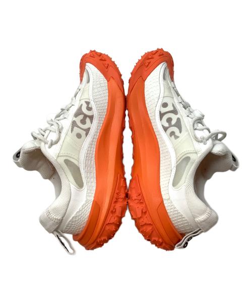 NIKE（ナイキ）NIKE (ナイキ) スニーカー ホワイト×オレンジ サイズ:24.5㎝の古着・服飾アイテム