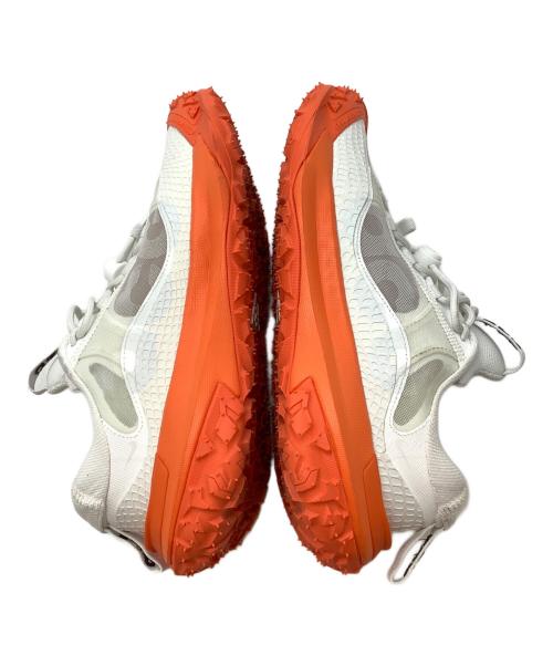 NIKE（ナイキ）NIKE (ナイキ) スニーカー ホワイト×オレンジ サイズ:24.5㎝の古着・服飾アイテム