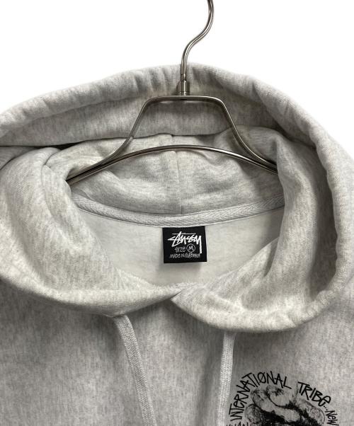 stussy（ステューシー）stussy (ステューシー) プルオーバーパーカー ホワイト サイズ:Mの古着・服飾アイテム