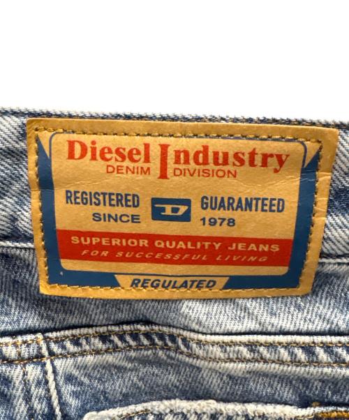 DIESEL（ディーゼル）DIESEL (ディーゼル) ブーツカットパンツ インディゴ サイズ:24の古着・服飾アイテム