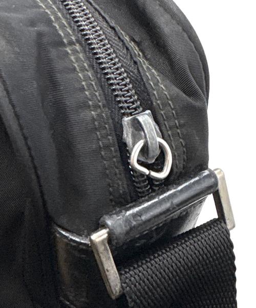 PRADA（プラダ）PRADA (プラダ) ナイロンショルダーバッグ ブラックの古着・服飾アイテム