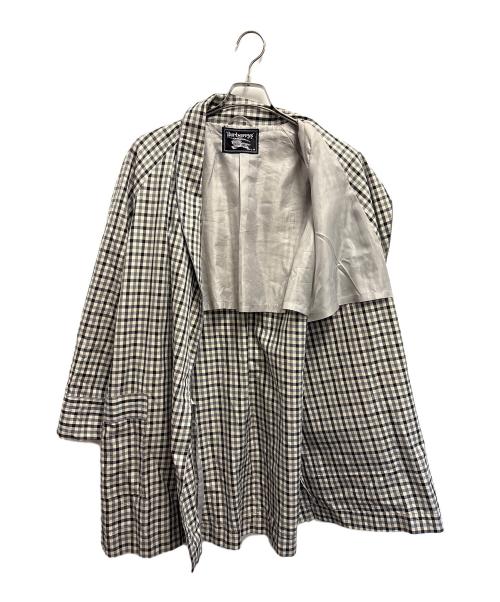 BURBERRY（バーバリー）BURBERRY (バーバリー) コート ホワイト×ブラック サイズ:Mの古着・服飾アイテム