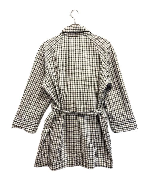 BURBERRY（バーバリー）BURBERRY (バーバリー) コート ホワイト×ブラック サイズ:Mの古着・服飾アイテム