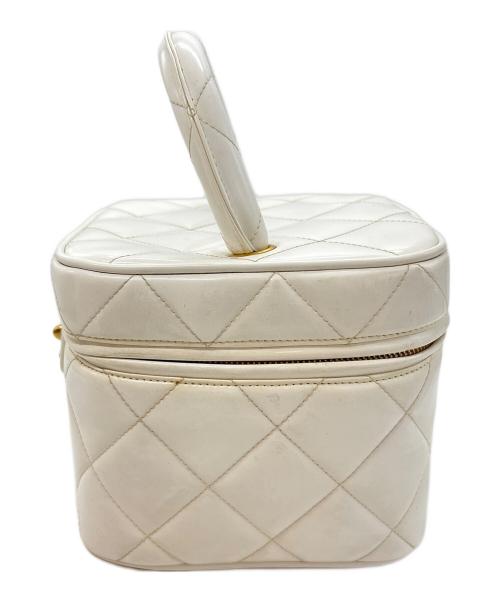 CHANEL（シャネル）CHANEL (シャネル) バニティバッグ / マトラッセ ホワイトの古着・服飾アイテム