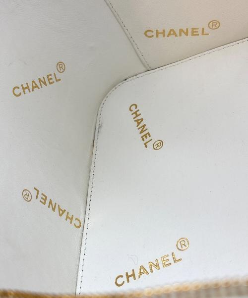 CHANEL（シャネル）CHANEL (シャネル) バニティバッグ / マトラッセ ホワイトの古着・服飾アイテム
