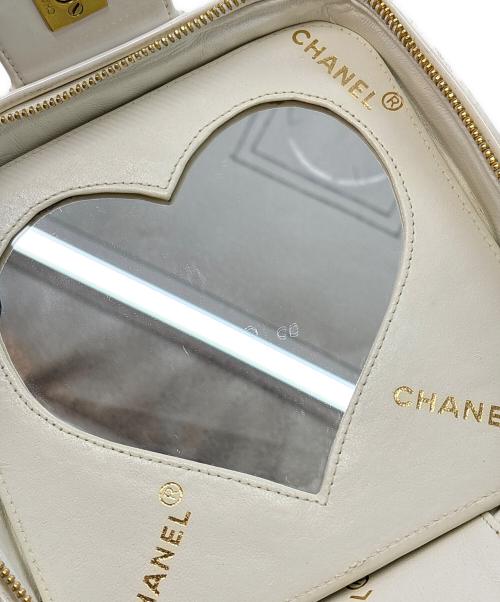 CHANEL（シャネル）CHANEL (シャネル) バニティバッグ / マトラッセ ホワイトの古着・服飾アイテム