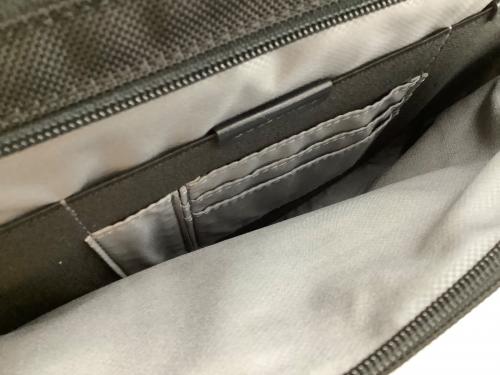 TUMI（トゥミ）TUMI (トゥミ) ポーチ ブラックの古着・服飾アイテム