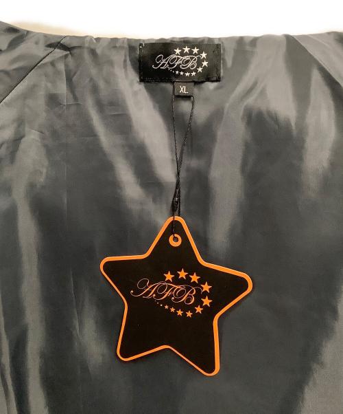 AFB（エーエフビー）AFB (エーエフビー) ブルゾン ホワイト×ブルー サイズ:SIZE XLの古着・服飾アイテム