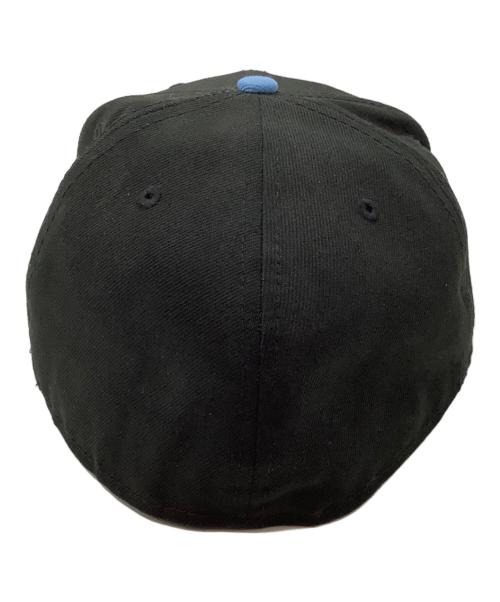 New Era（ニューエラ）New Era (ニューエラ) stussy (ステューシー) キャップ ブラック×スカイブルー サイズ:7 5/8の古着・服飾アイテム