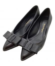 Salvatore Ferragamo（サルヴァトーレ フェラガモ）の古着「パンプス」｜ブラック