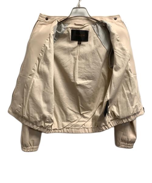 COACH（コーチ）COACH (コーチ) ライダースジャケット ベージュ サイズ:XSの古着・服飾アイテム