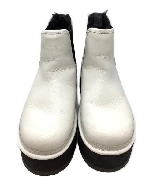 UGG（アグ）UGG (アグ) ブーツ ホワイト×ブラック サイズ:26㎝の古着・服飾アイテム
