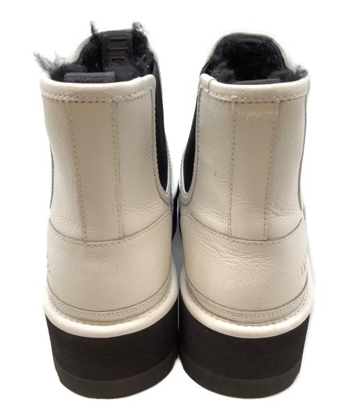 UGG（アグ）UGG (アグ) ブーツ ホワイト×ブラック サイズ:26㎝の古着・服飾アイテム